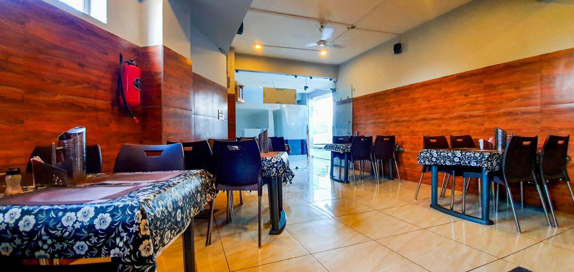 Nova Hotel New Crossroad ราชโกฎิ ภายนอก รูปภาพ