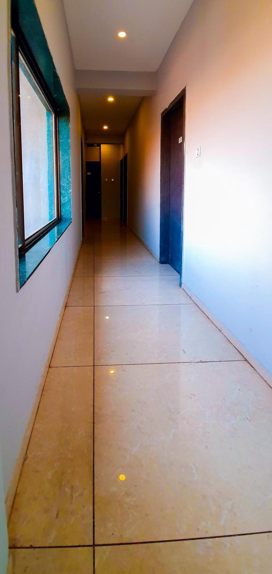 Nova Hotel New Crossroad ราชโกฎิ ภายนอก รูปภาพ