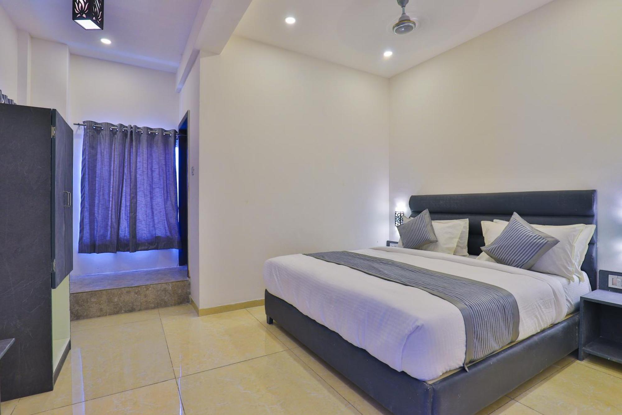 Nova Hotel New Crossroad ราชโกฎิ ภายนอก รูปภาพ