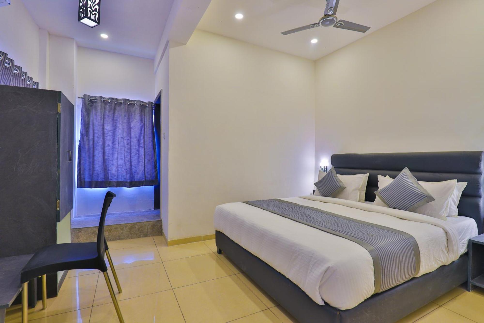 Nova Hotel New Crossroad ราชโกฎิ ภายนอก รูปภาพ