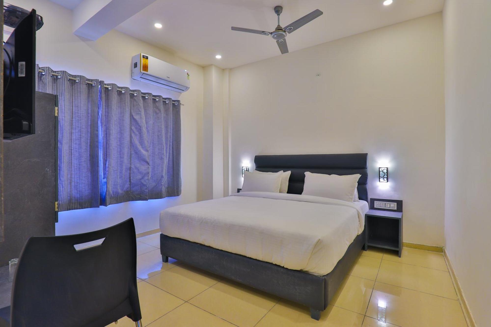 Nova Hotel New Crossroad ราชโกฎิ ภายนอก รูปภาพ