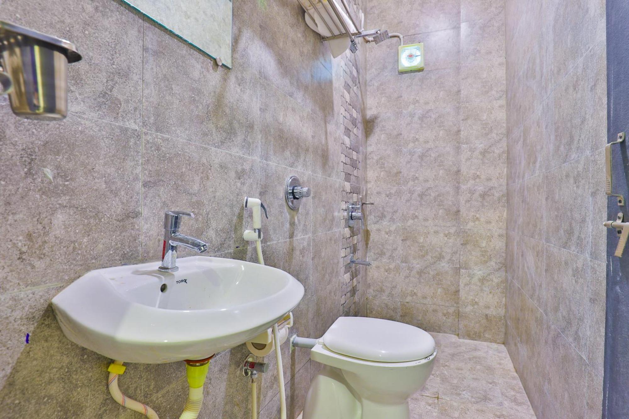 Nova Hotel New Crossroad ราชโกฎิ ภายนอก รูปภาพ