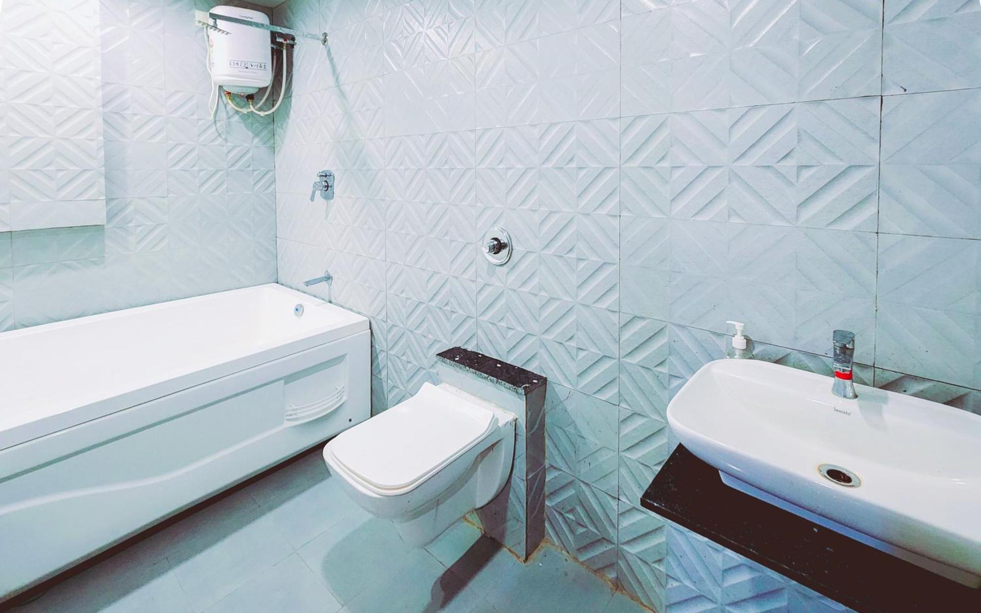 Nova Hotel New Crossroad ราชโกฎิ ภายนอก รูปภาพ